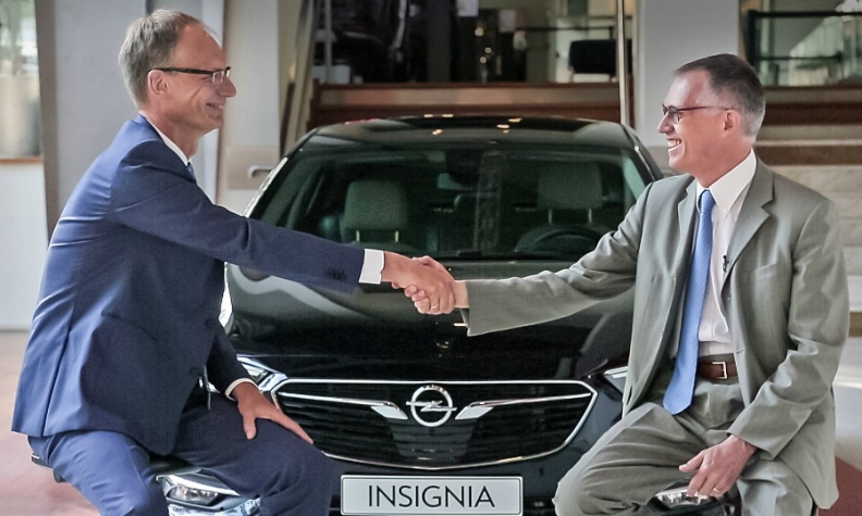 Michael Lohscheller, CEO de Opel, y Carlos Tavares, CEO del Grupo PSA