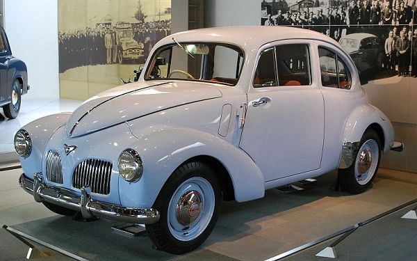 El primer automóvil de la posguerra Toyota SA 1947