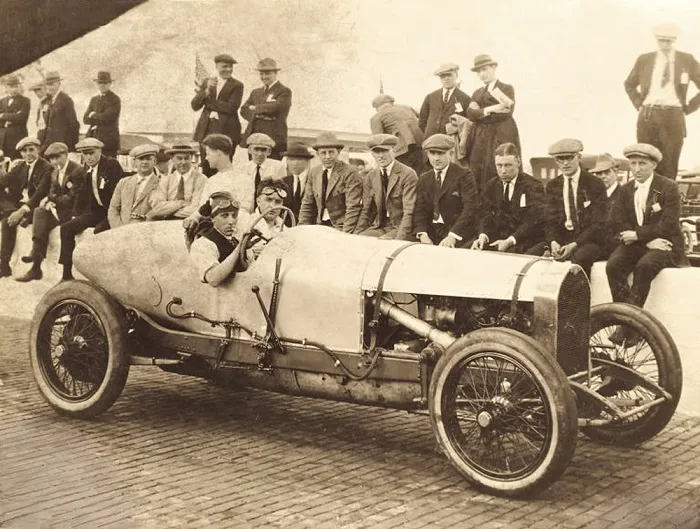 Primer automóvil de 3 litros de Bentley Motors, 1921