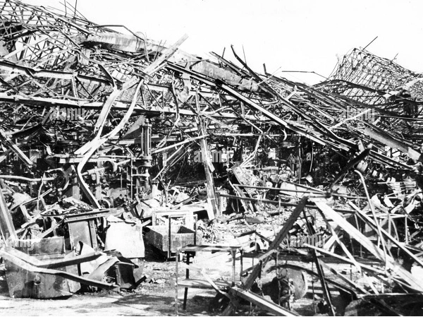 Fábrica de Renault después del bombardeo británico de 1943