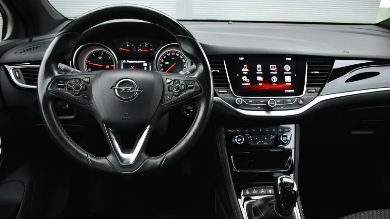 Opel Astra Sports Tourer 1.6 CDTi BiTurbo Innovation Image 8