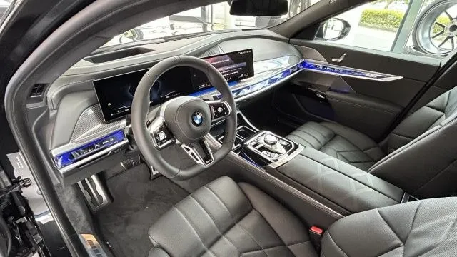BMW 740 d xDrive M-Sport Pro =Individual= Carbon Гаранция Image 7