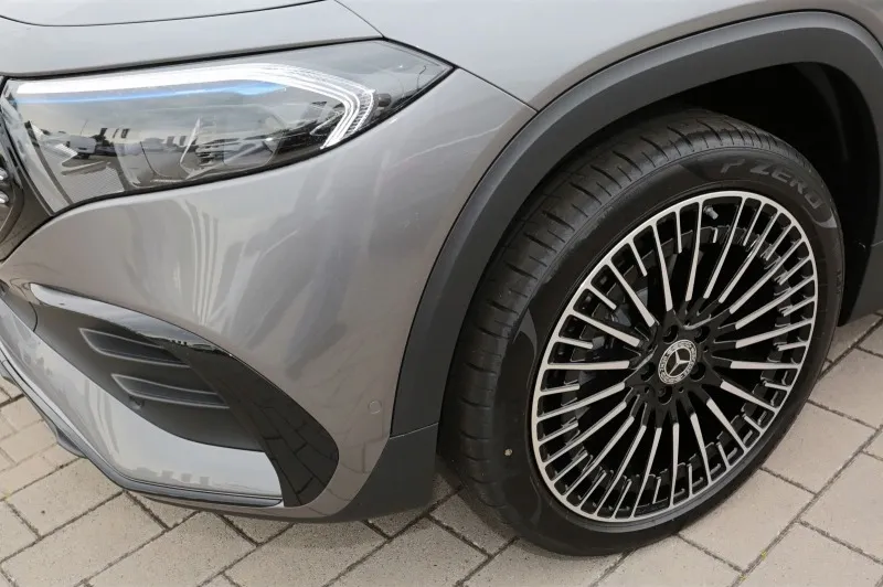 Mercedes-Benz EQB 300 4Matic AMG Line =Edition 1= Panorama Гаранция Image 3