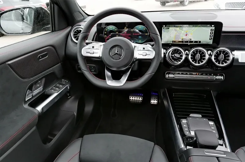 Mercedes-Benz EQB 300 4Matic AMG Line =Edition 1= Panorama Гаранция Image 6