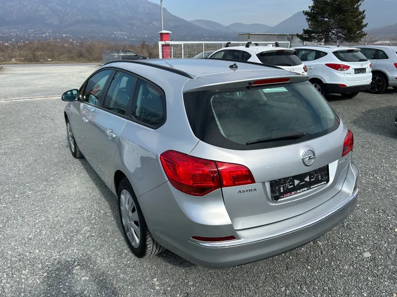 Opel Astra (KATO НОВА) Image 8
