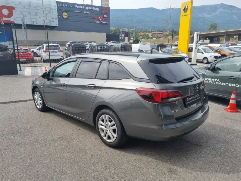 Opel Astra SPORT TOURIER 1.6 Image 4