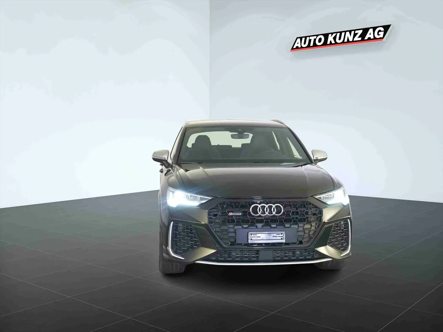 Audi RS Q3 2.5 TFSI quattro S-Tronic  Image 3
