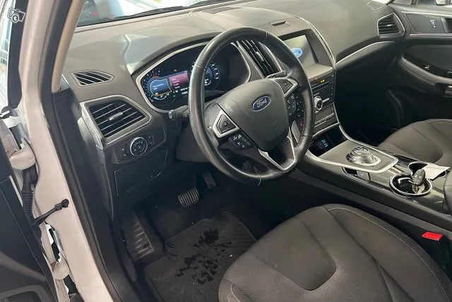 Ford S-Max 2,0 TDCi EcoBlue 190hv A8 AWD Titanium *7-paikkainen / Neliveto / Automaatti / Lisälämmitin / Sähköinen koukku / Navigointi / Pysäköintitutkat + Kamera + Avustin / Adaptiivinen Cruise* - Auto Image 9