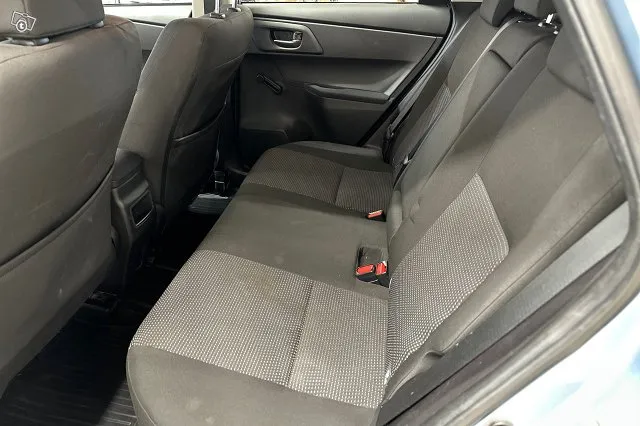 Toyota Auris 1,33 Dual VVT-i Life 5ov * Vetokoukku / lohko+sisäp. / autom. ilmastointi * Image 8