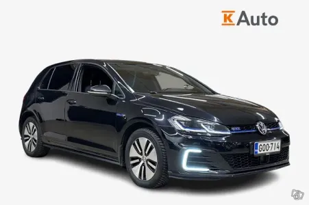 Volkswagen Golf GTE Plug-In Hybrid 150 kW (204 hv) DSG * ACC / Vetokoukku / Peruutuskamera / LED-ajovalot *
