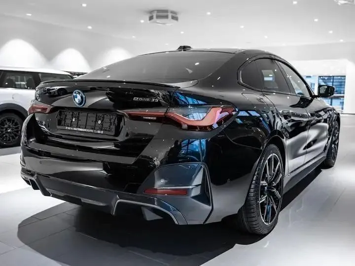 BMW i4  Image 3