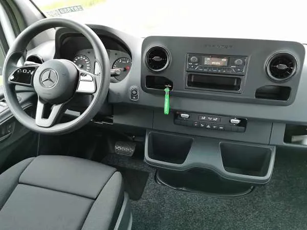 Mercedes-Benz Sprinter 519 CDI 3.0 LTR 6 CYL! Image 7