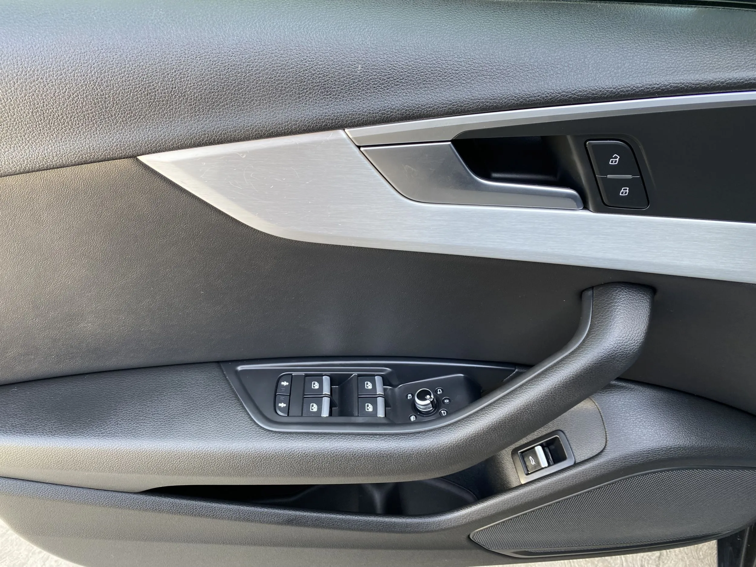 Audi A4 2.0TDI/SLINE/XEN/AUT Image 9