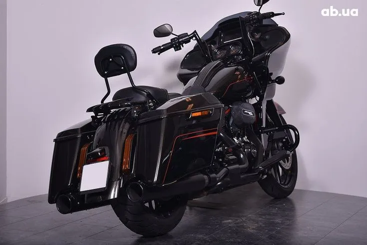 Harley-Davidson FLTRXSE  Image 5